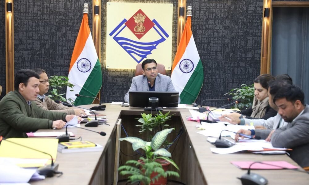 लंबित राजस्व वादों पर डीएम सख्त, एक साल पुराने मामलों के शीघ्र निस्तारण के आदेश…