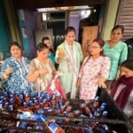 मुनिकीरेती में दुकान से खुलेआम शराब बिक्री का आरोप, महिलाओं ने पकड़ी करीब 12 पेटी शराब