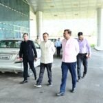 मुख्य सचिव आनंद बर्द्धन का उत्तरकाशी दौरा: महिला समूहों के आत्मनिर्भरता प्रयासों की सराहना, हवाई पट्टी और शिक्षा व्यवस्थाओं का लिया जायजा