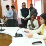 प्रभारी जिलाधिकारी / सीडीओ ने जनता दरबार में सुनी जनसमस्याएं, समयबद्ध निस्तारण के निर्देश